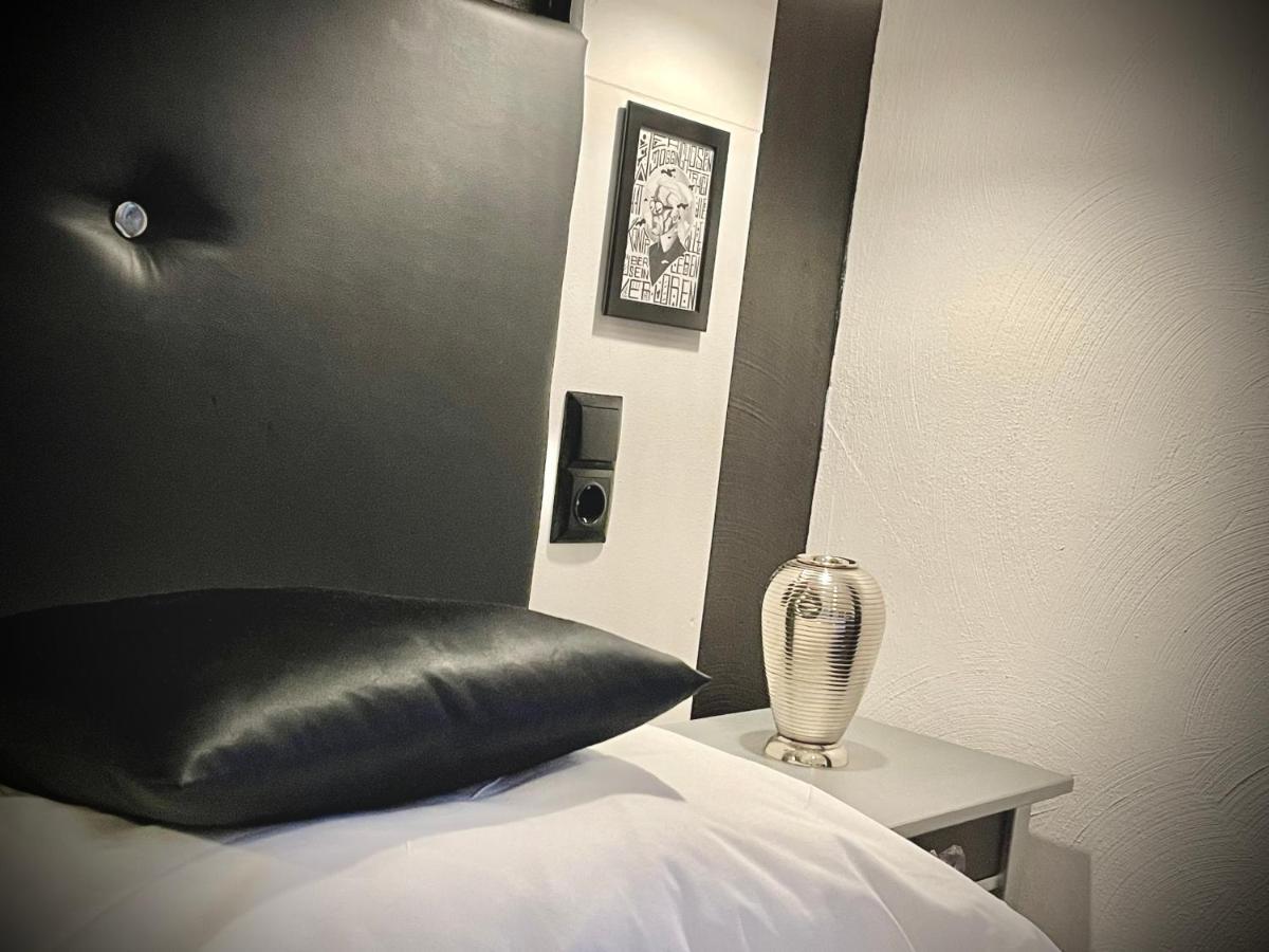 Am Volksgarten 3* Dusseldorf