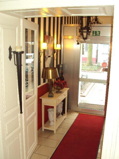 Hotel Am Volksgarten 3*